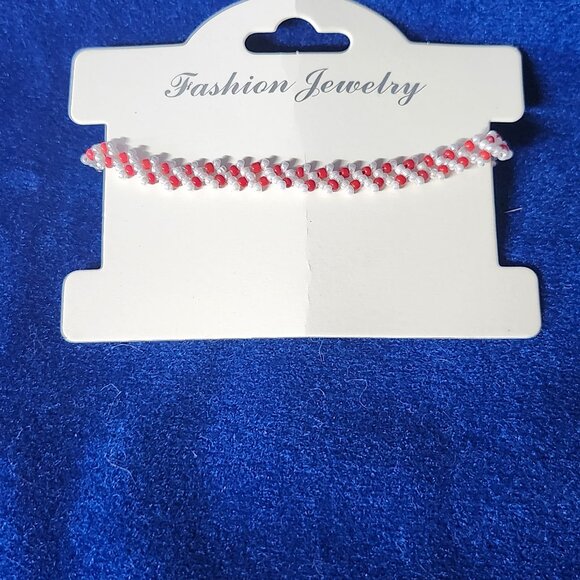 Chic Inclined Pattern Red & White Bracelet - Picture 3 of 3